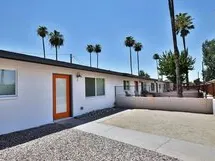 Private landscaped courtyard at Hampton on 27th, Phoenix AZ