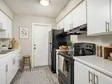 Fully remodeled kitchen at Oasis 33 apartments, Phoenix AZ